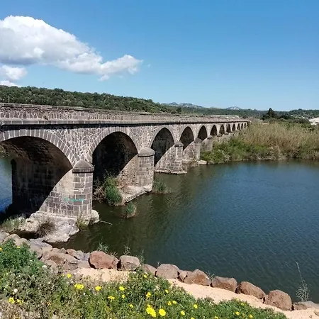 Casa Saba Lupino דירה אורוסיי