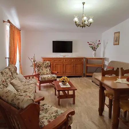 Casa Saba Lupino * אורוסיי