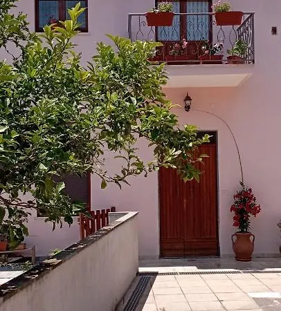 Casa Saba Lupino דירה *